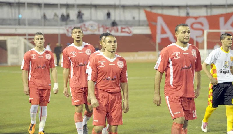 حمزة بوناب‮ ‬يوارى التراب في‮ ‬مقبرة الخروب وسط حشد جماهيري‮ ‬كبير‮ ‬