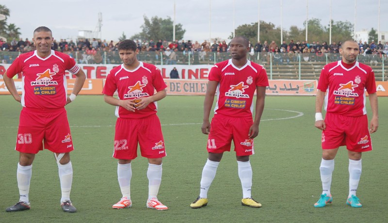 مسعود يجدد لموسم آخر وعوامري يثير الشكوك