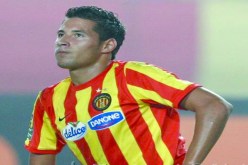 بلايلي يلكم لاعبــين ويطرد بالبطاقة الحمراء