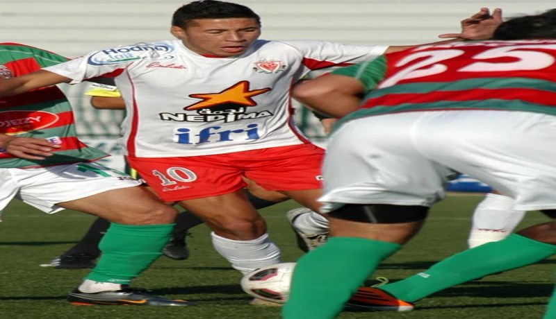 اتصالات متقدمة مع خمسة لاعبين ومخاوف من التراخي‮ ‬في‮ ‬الجولات الأخيرة