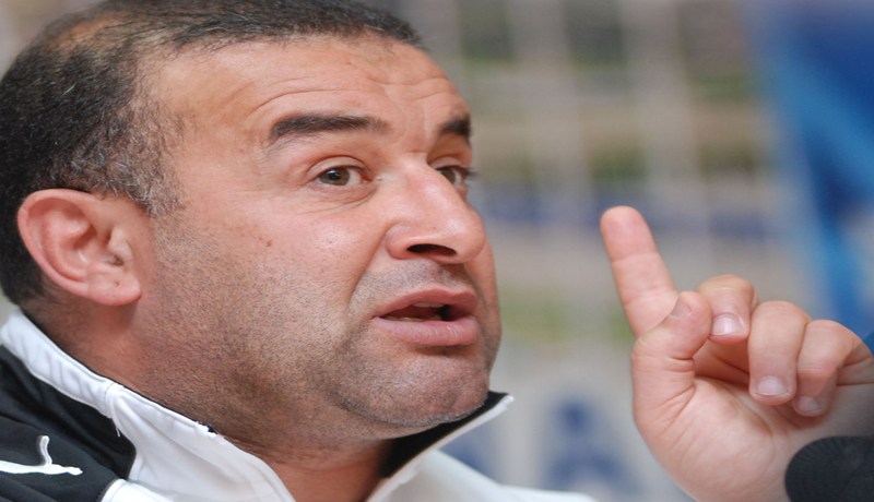 ادارة النادي الافريقي التونسي تجدد الثقة في المدرب الجزائري عبد الحق بن شيخة