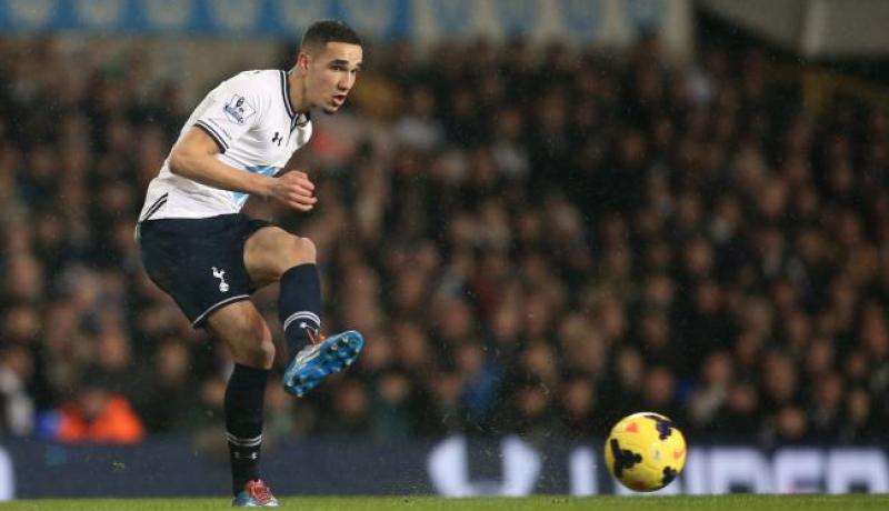 مورينيـو معجب ببن طـالـب وتوتـنهام يرفـع راتبه إلى 150 مليون سنتيــم أسبوعيا