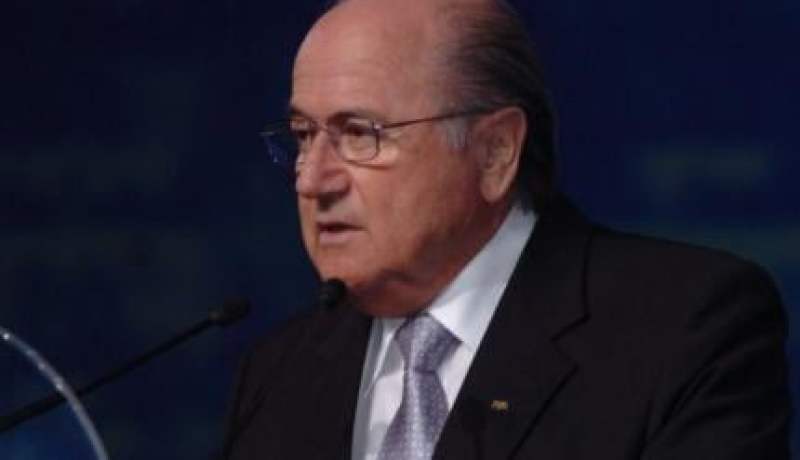 . بلاتر منتظر اليوم بالجزائر لتدشين مقر الفاف وحضور نهائي كاس الجزائر غدا