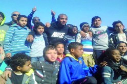 ياسين إبراهيمي يحلّ بالمنيعة ويفتتح دورة رياضية للأطفال الصغار