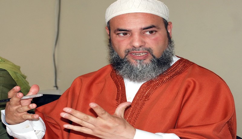 ''هاتــــه الأموال محرّمــــة ونجســة ولا يجــوز أن تكون أجورا للاعبين''