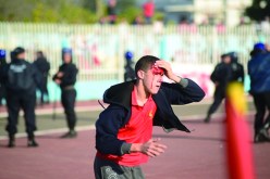 9 إصابات في صفوف أنصار بلوزداد بعد انهيار المدرج الحديدي لملعب الأربعـاء