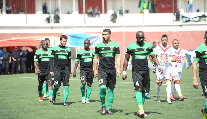 بن طوبال يسوي جزءا من مستحقات اللاعبين اليوم ويطالب بنقاط القبائل