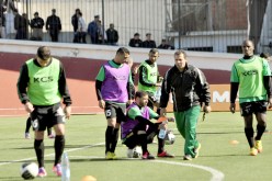 السنافـر يواجـــهون «الموب» بنيـة الانتصــار لتفادي الانفجار