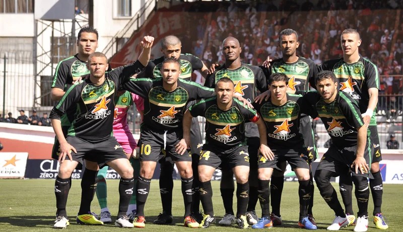 الغــابوني‮ ''‬مبانغ‮'' ‬يصل مدينـــة الجسور والإدارة تتصل بمهـــاجم أرجنتيني‮ ‬