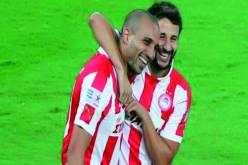 جبور وعبدون يقودان أولمبياكوس اليوناني للتتويج بـ”الدوبلي”