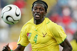 مدرب الطوغو يثور على مسيري اتحاديته بسبب المنتخب الجزائري