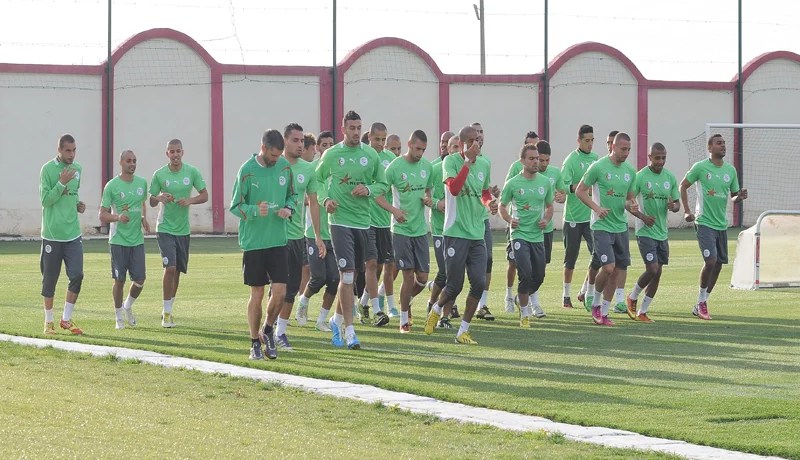 الخضر يجرون الحصة التدريبية الاخيرة بحضور جميع اللاعبين