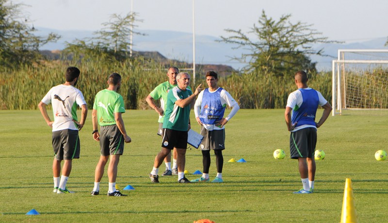 حاليلوزيتش اجتمع باللاعبين مساء الإثنين وشدد على الانظباط والصرامة في التحضيرات
