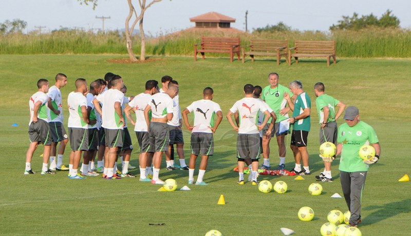 “الخضر” يواصلون تقدمهم في التحضيرات وحليلوزيتش متفائل بجاهزيتهم لمواجهة تونس