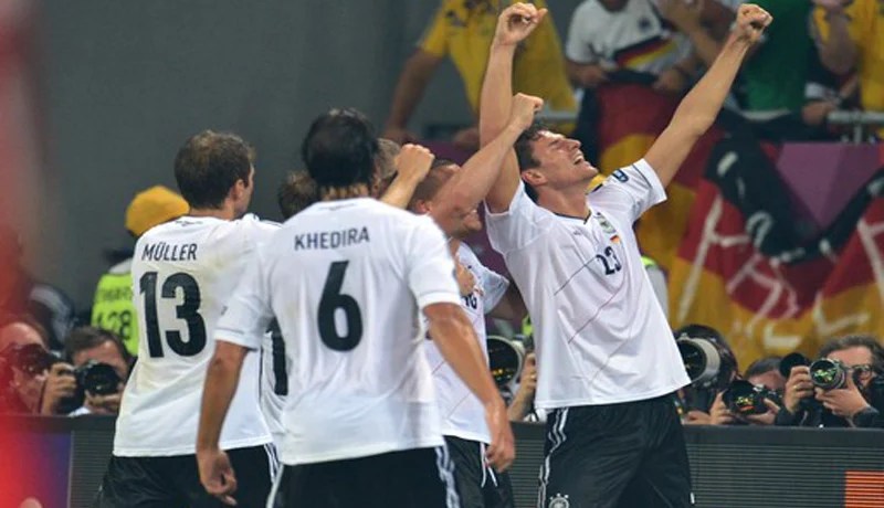 الماتدور الإسباني‮ ‬والمانشافت الألماني‮ ‬يؤكدان مجددا زعامتهما على عرش القارة العجوز