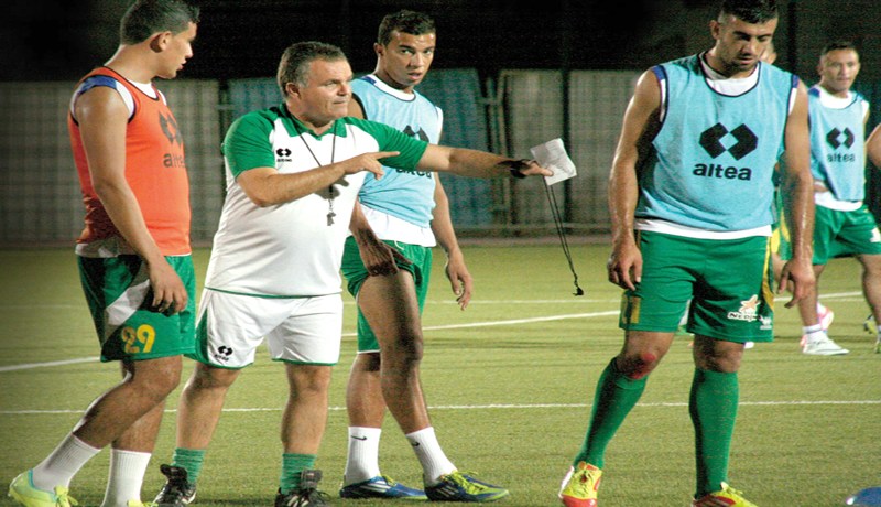 فابرو يعيش آخر أيامه مع الكناري وحناشي يتريّث في إقالته لغياب البديل 
