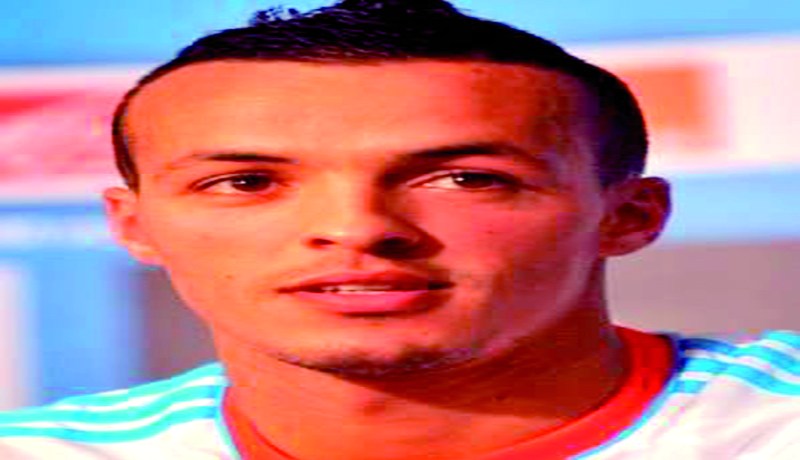 قادير وأنصار مرسيليا يثيرون ضجة في فرنسا بإعلان تشجيعهم البارصا أمام “البياسجي”