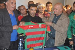 حاج عيسى يوقّع على عقد لـ18 شهرا مع مولودية الجزائر