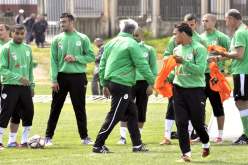 في التربص الأول ومحترفو  فرنساومبولحي سيتأخرون كثيرا