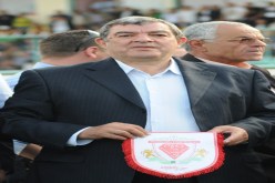 حناشي‮ ‬يجدد الثقة في‮ ‬كعروف وينفي‮ ‬إشاعة استبداله بعمروش