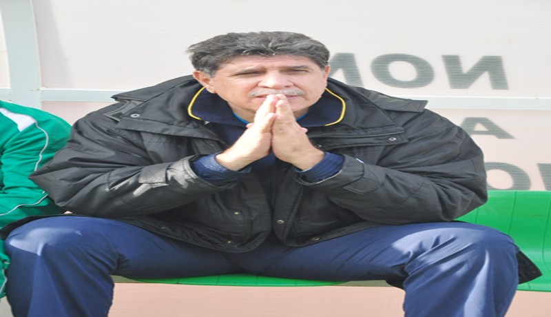 العيادة فارغة وإيغيل حائر بمن سيضحي أمام الحراش