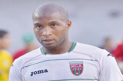 جغبالة يجدد رسميا مع مولودية الجزائر لمدة موسمين مقابل 120 مليون شهريا