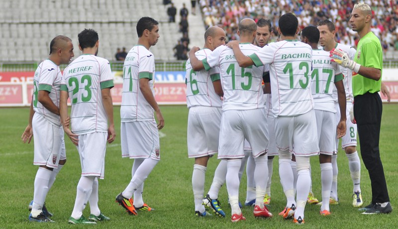 العميد يتأهل من دون عناء وحلم الكأس يكبر لدى الأنصار