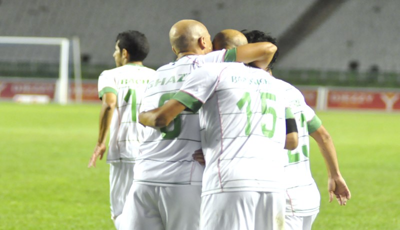 “العميد” يتأهل بشق الأنفس ويصطدم بشبيبة القبائل في الدور السادس عشر