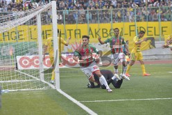 باعوه باعوه تدوي في ملاعب سطـيف، تيزي وزو ووهـران