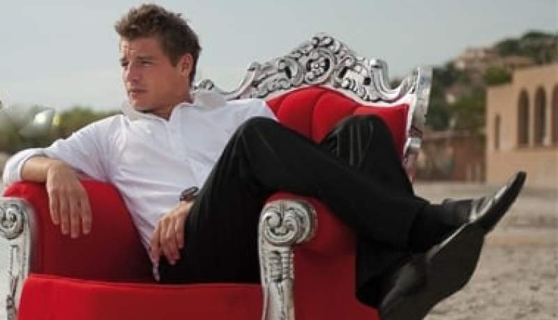 “لو لم أكن لاعب كرة قدم لاخترت السينما وهدفي المشاركة في كان 2013”