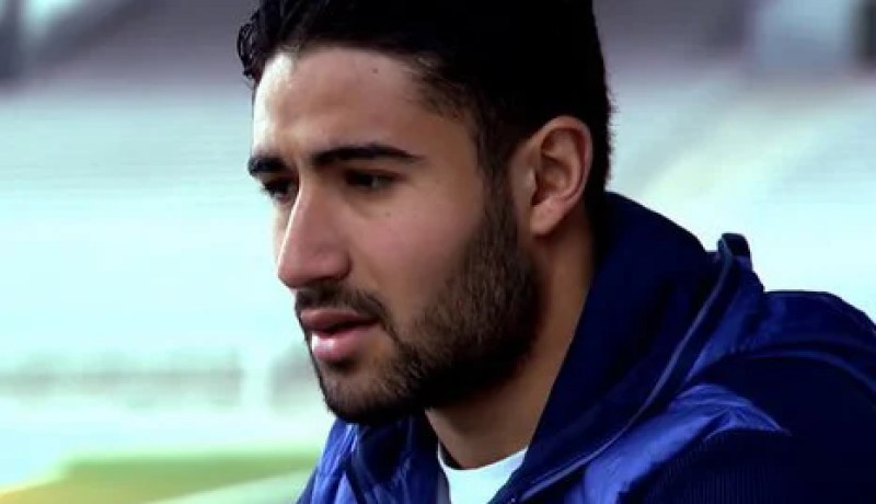 على فقـير الاختيار بين الجزائر أو فرنسا ولن استعمل السياســة لحرمانه من الخضر