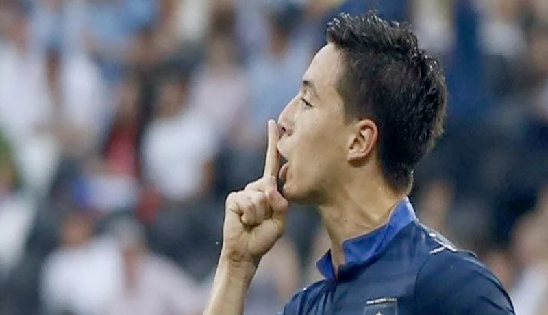 سمير ناصري‮ “‬يثور‮” ‬ويقوم بشتم صحافي‮   ‬فرنسي‮ ‬أمام عدسات الكاميرا‮ ‬