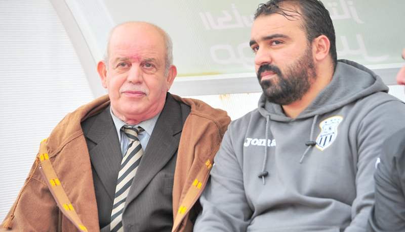 الأنصار يوقفون التـدريبات ويطالبـون برحيل جماعي