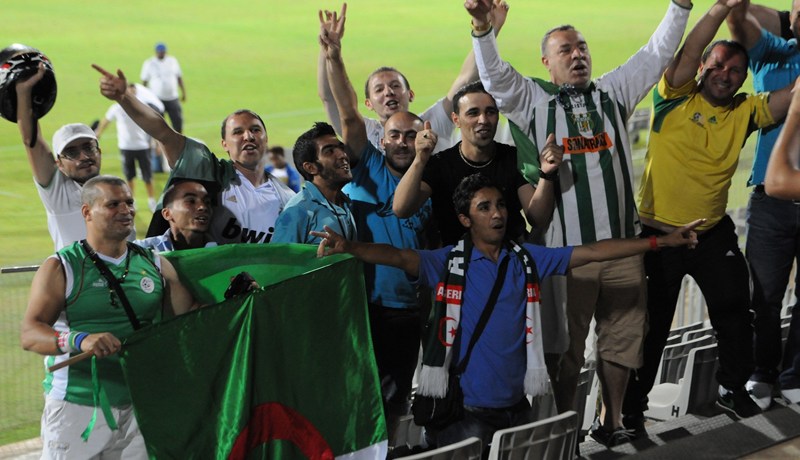 “موبيليس” تنقل 250 مناصر للفريق الوطني إلى جنوب إفريقيا