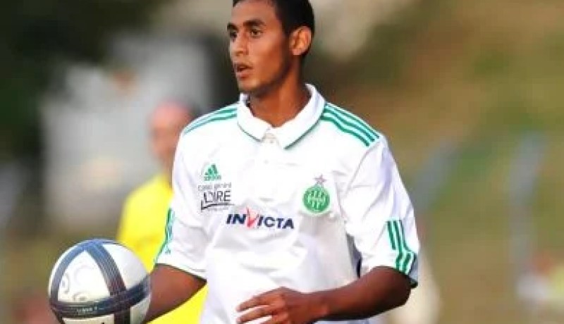 ‮”‬لا أحد عرض عليّ‮ ‬اللعب للجزائر‮… ‬ولن أدير ظهري‮ ‬للمنتخب‮”