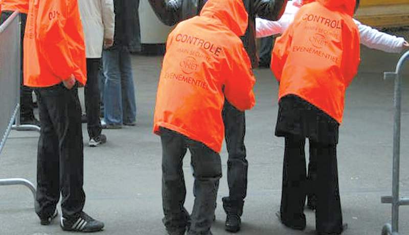 أعــوان المـلاعــب في الخدمة مطـلع 2015 والبطاقيــة الوطنية للمشـــاغبين جاهـزة