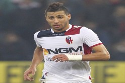 مدرب بولونيا الإيطالي بيولي يرفض انتقال تايدر إلى أنتر ميلان