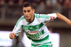 غولام‮ ‬يتوج بجائزة أحسن لاعب في‮ ‬الشهر ويحتفل بقارروة خمر‮