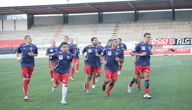 سوڤار وقّع عقدا جديدا لموسمين ولموشية‮ ‬يتفاوض ويؤجل حسم مستقبله