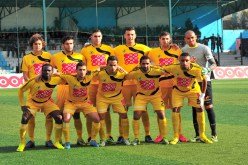 لاعبو اتحاد الحراش ينتفضون ضد الإدارة.. وانقسام بين الأنصار والمسيرين حول رمي القميص في لقاء الساورة