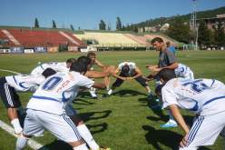 بن أمقران‮ ‬ينضم رسميا لموسمين مسعودي‮ ‬يريد العودة إلى الفريق والإدارة تضع بولمدايس كخيار ثاني