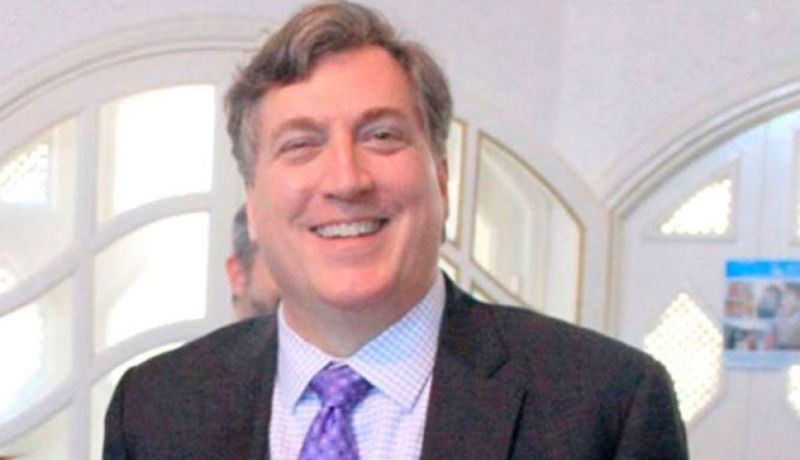 جون ب.ديروشر: “ما تقدمه الجزائر أدهش الأمريكيين”