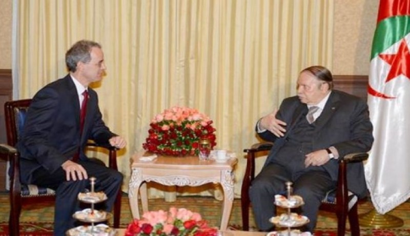 الرئيس بوتفليقة يستقبل السفير الجديد لتركيا