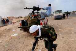 اندلاع اشتباكات عنيفة بين جماعات مسلحة بالعاصمة الليبية طرابلس