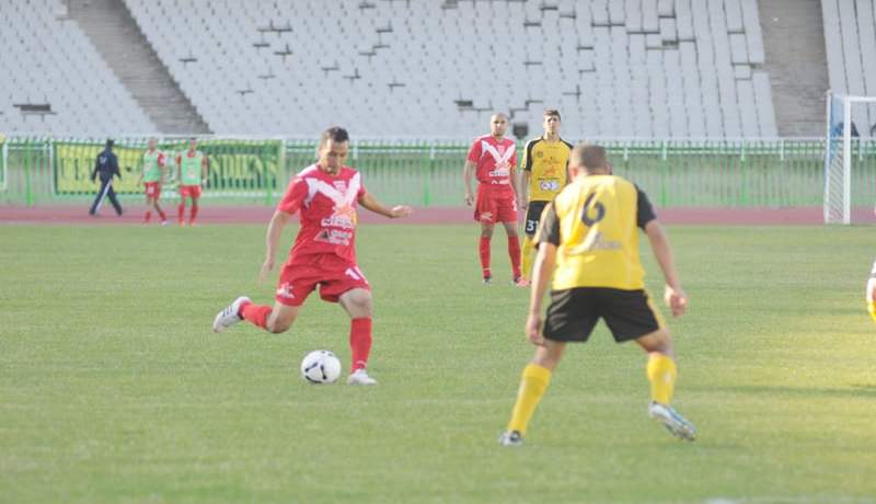 تعادل على طول الخط و”داربي‮” ‬الفرص الضائعة