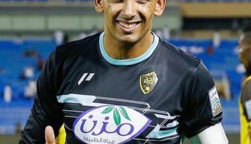 دوخة: “أملك عدة عروض والأولوية لنادي أُحد”