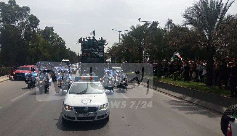 بالصور..حافلة أبطال إفريقيا تجوب شوارع العاصمة