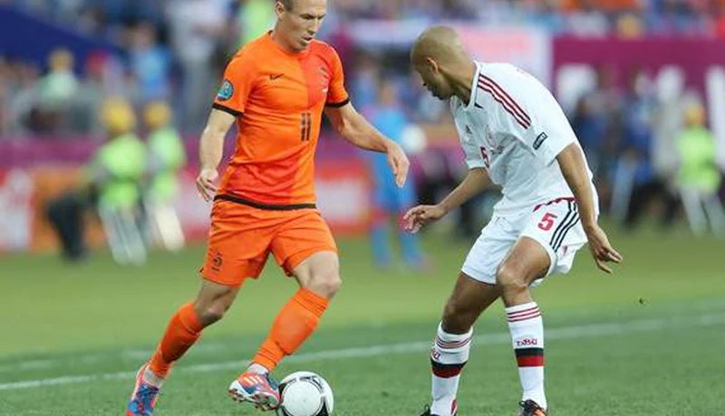 الطواحين الهولندية في‮ ‬مباراة مصيرية أمام الماكينات الألمانية‮ ‬