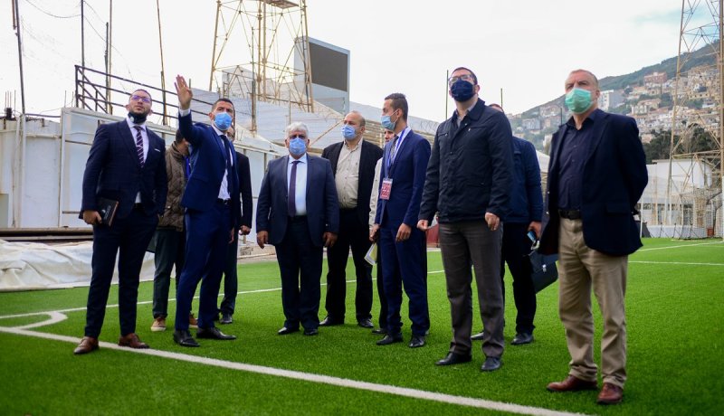 بالصور.. عاشور جلول يتفقد أشغال ترميم ملعب “عمر حمادي”