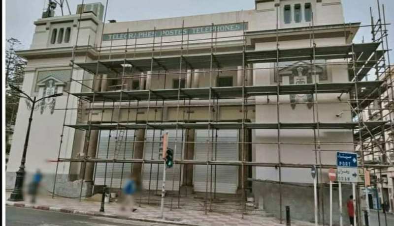 غضب في مستغانم بسبب تجديد أبواب مبنى البريد والوالي يتدخل